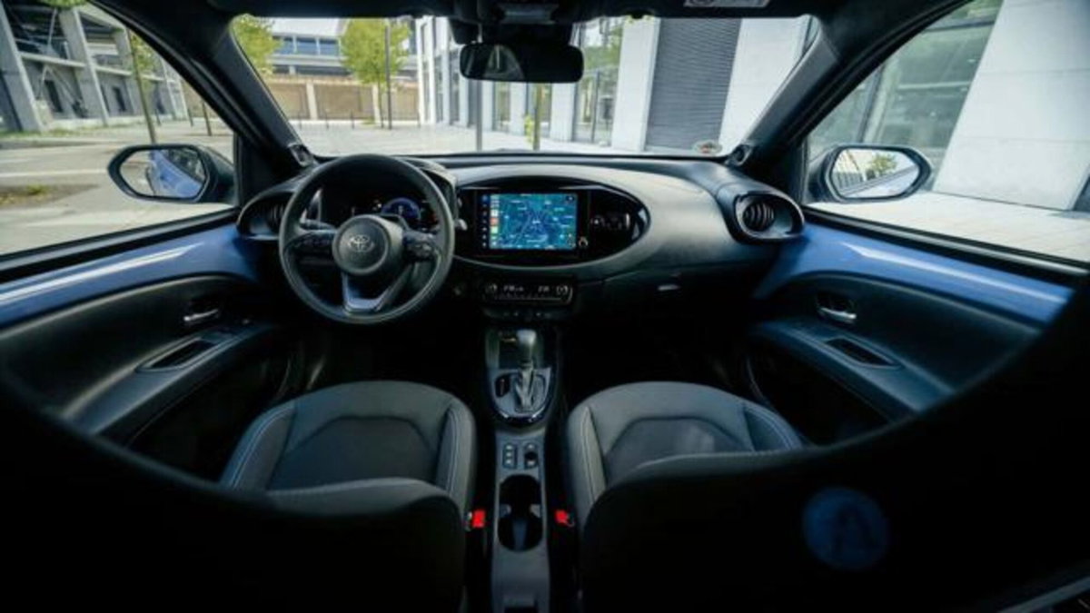 Toyota Aygo X 1.5 hybrid e-cvt (14)