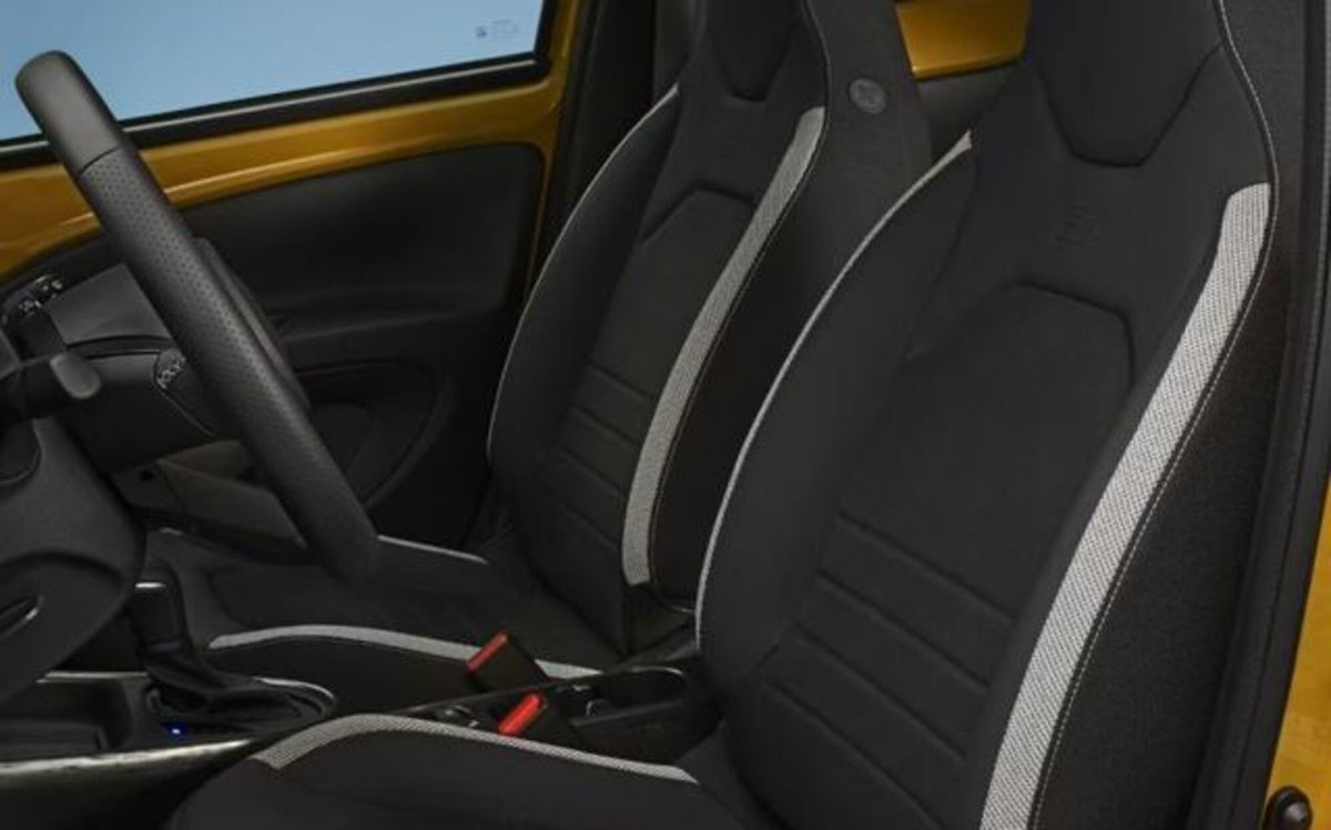 Toyota Aygo X 1.5 hybrid GR Sport e-cvt (4)