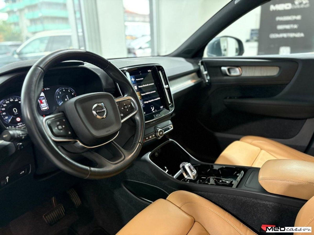 Volvo XC40 B4 AWD Geartronic Inscription (14)