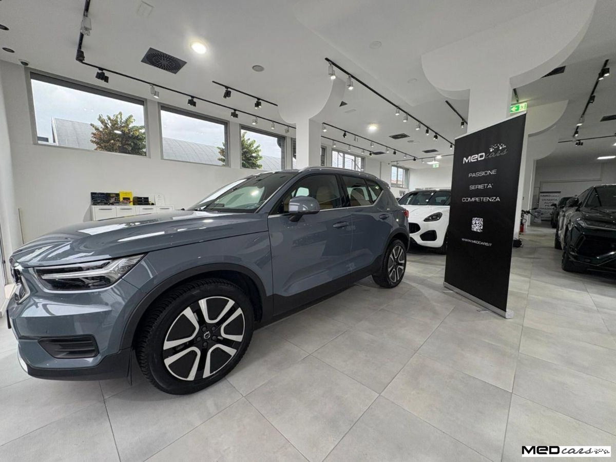 Volvo XC40 B4 AWD Geartronic Inscription (2)