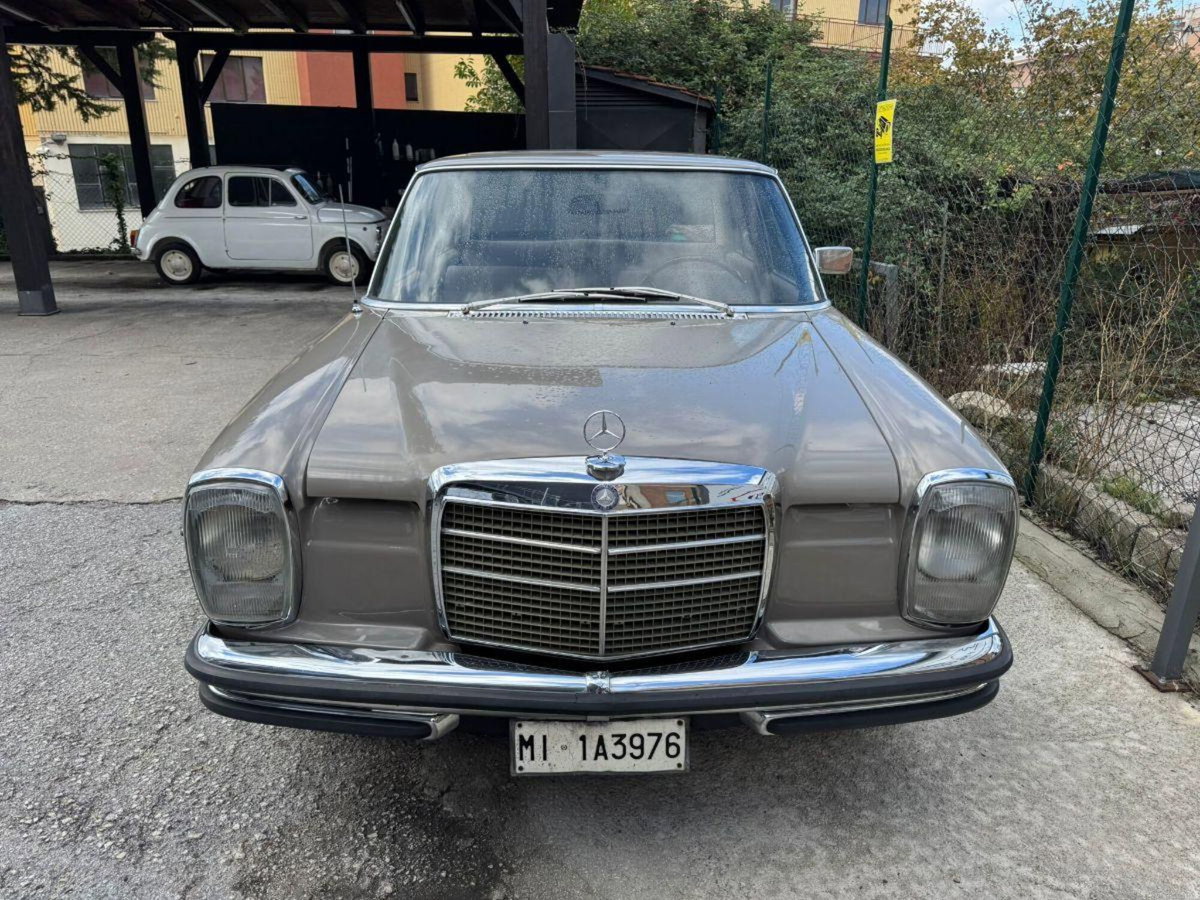 Mercedes-Benz 250 250 (4)