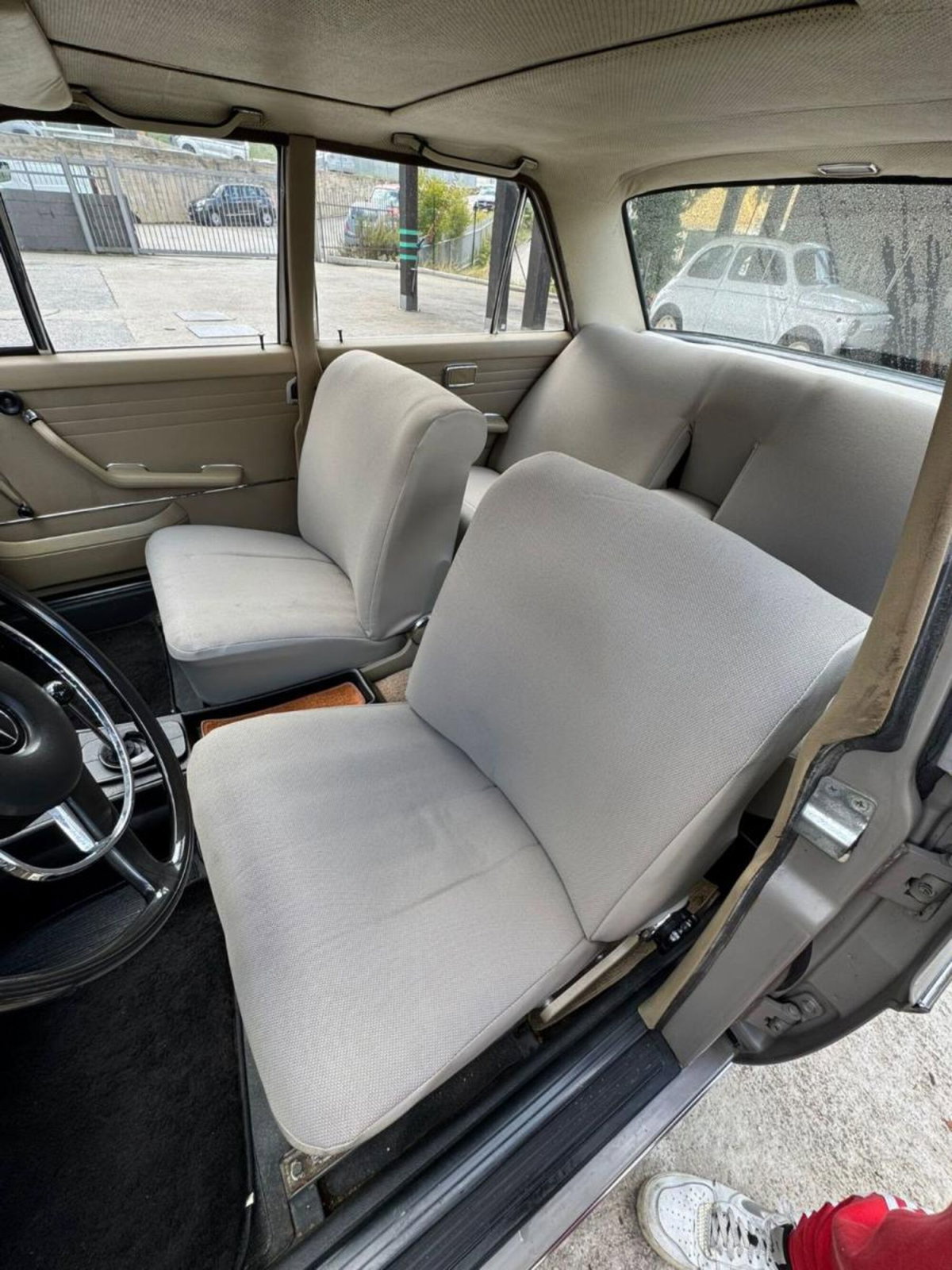 Mercedes-Benz 250 250 (7)
