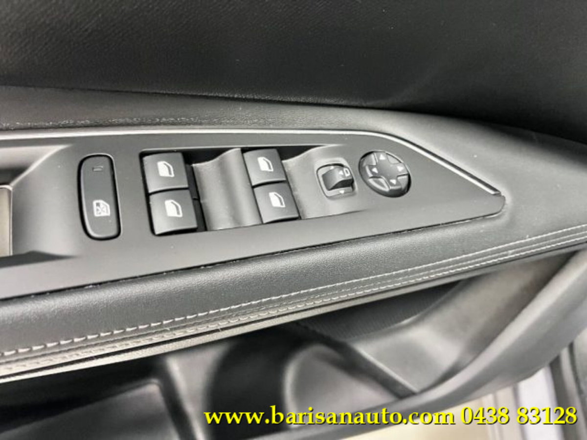 Peugeot 3008 PureTech Turbo 130 S&S Allure Pack (11)