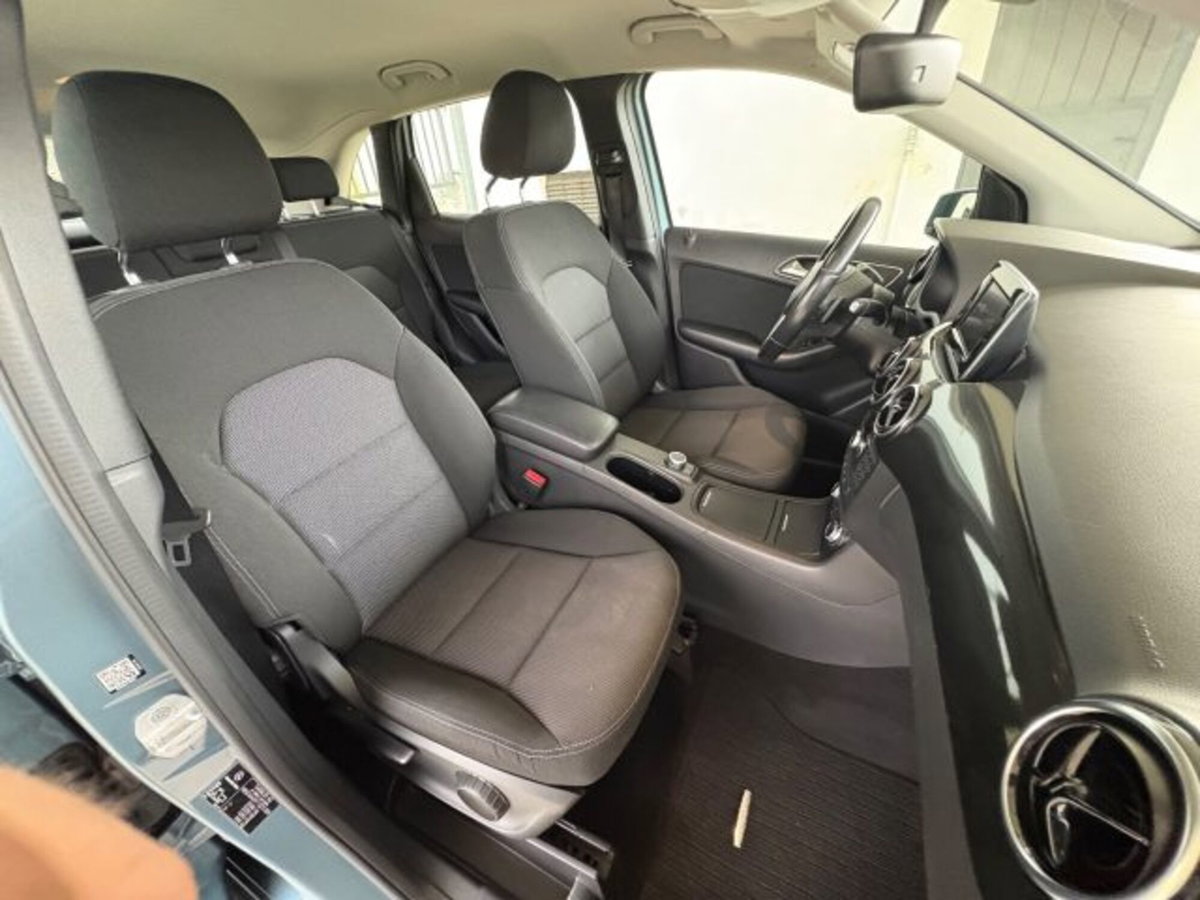 Mercedes-Benz Classe B 220 Automatic 4Matic Executive (6)