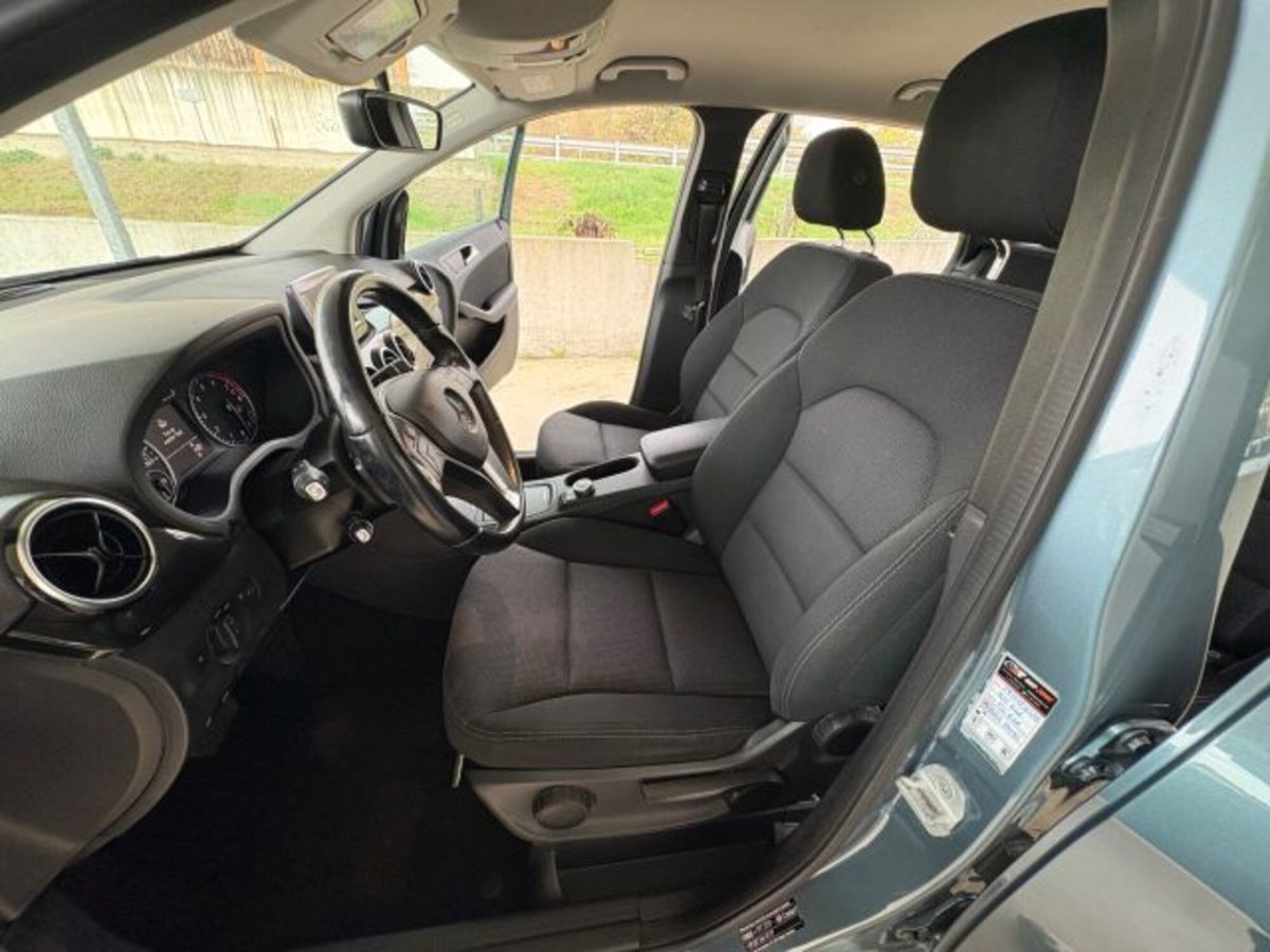 Mercedes-Benz Classe B 220 Automatic 4Matic Executive (4)
