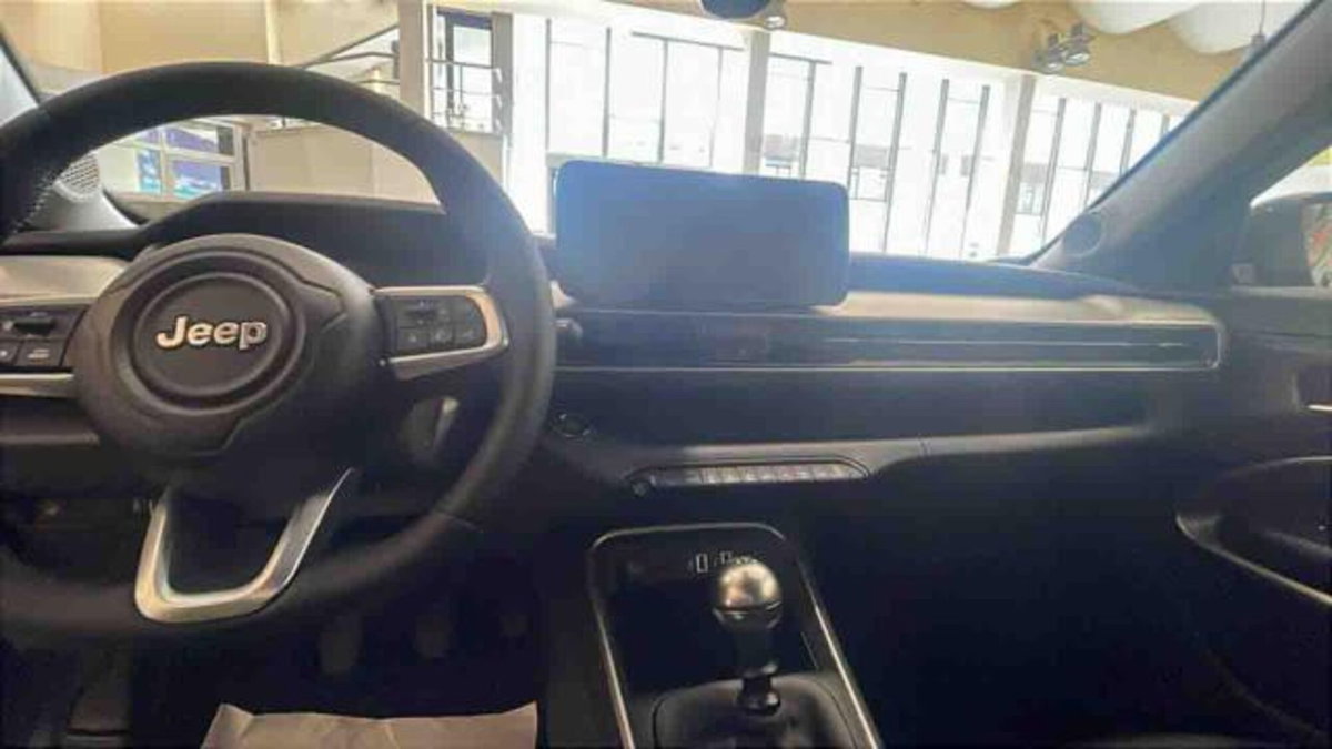 Jeep Avenger 1.2 turbo Summit fwd 100cv (10)