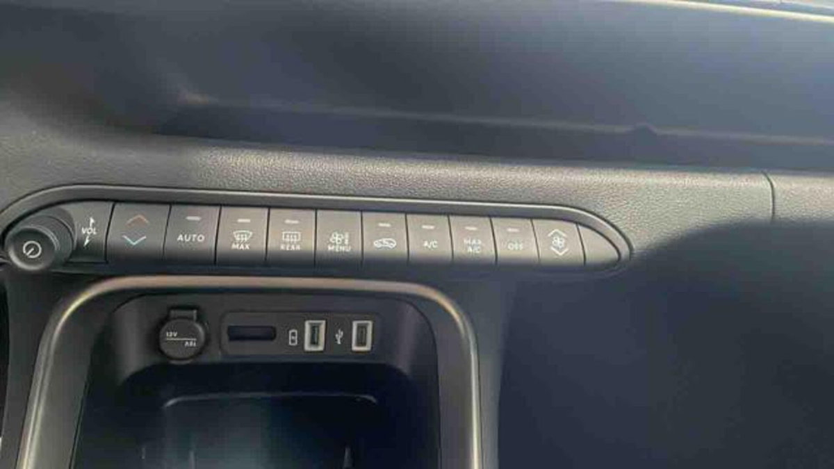 Jeep Avenger 1.2 turbo Summit fwd 100cv (11)