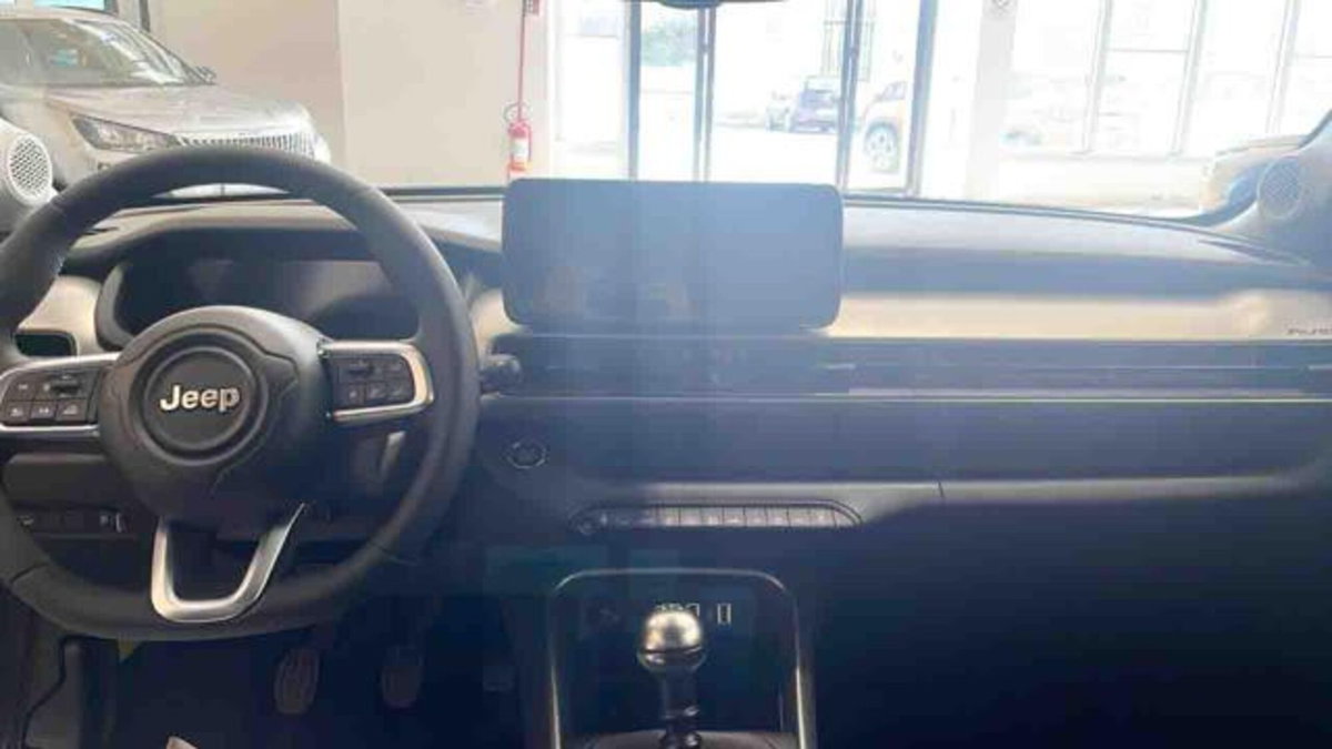 Jeep Avenger 1.2 turbo Summit fwd 100cv (8)