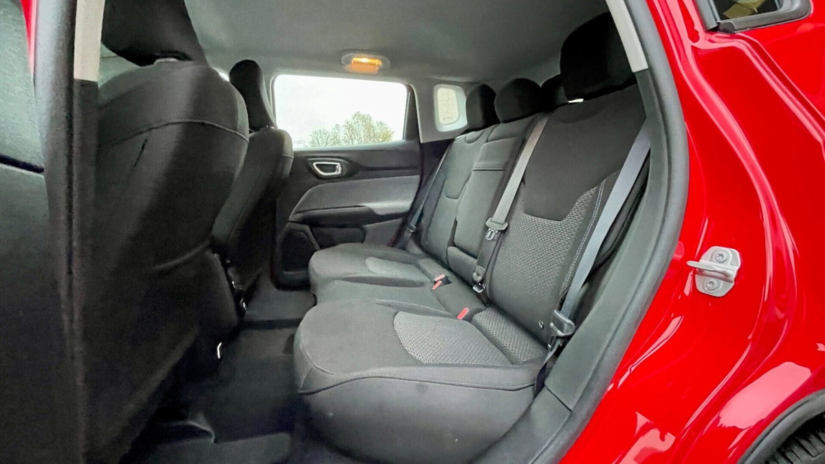 Jeep Compass 1.6 Multijet II 2WD Business (11)
