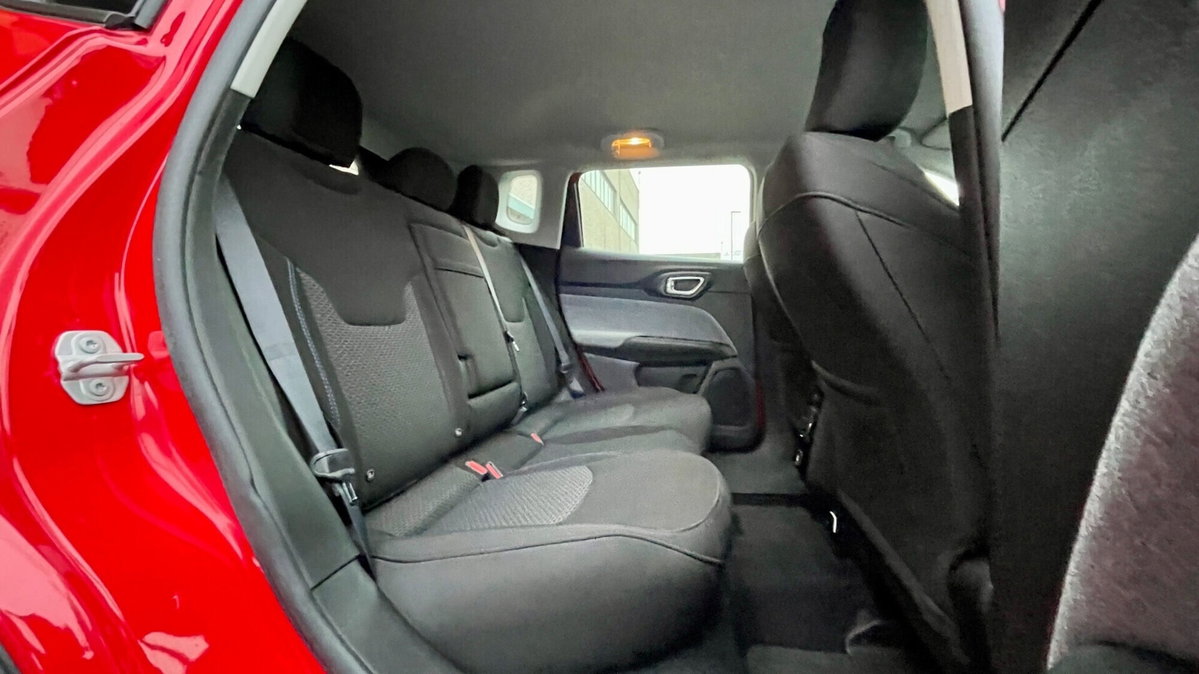 Jeep Compass 1.6 Multijet II 2WD Business (13)