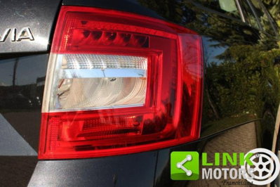 Skoda Octavia Station Wagon 1.6 TDI CR 115 CV DSG Wagon Executive (11)
