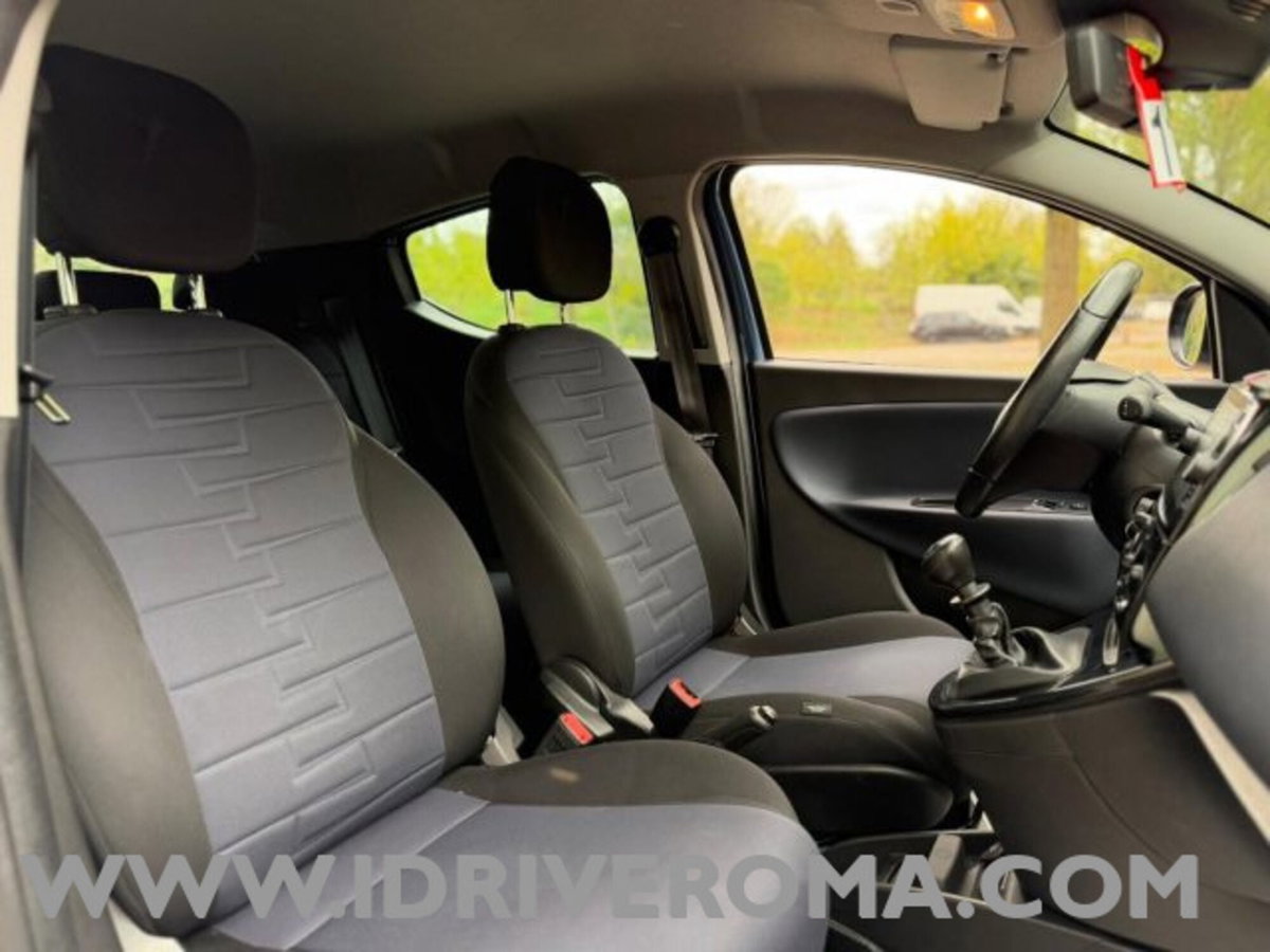 Lancia Ypsilon 1.0 FireFly 5 porte S&S Hybrid Gold Plus (10)