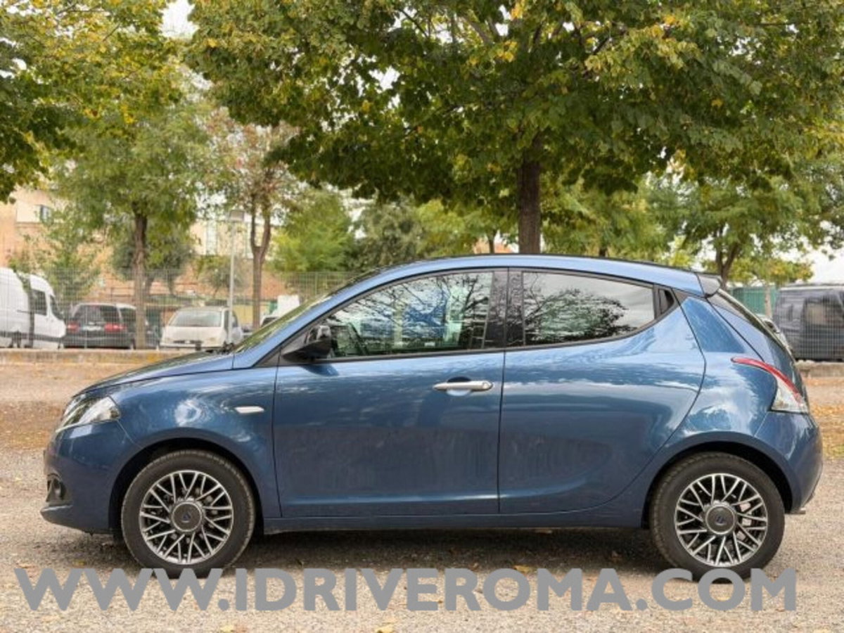 Lancia Ypsilon 1.0 FireFly 5 porte S&S Hybrid Gold Plus (5)