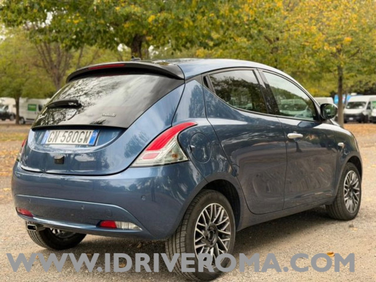 Lancia Ypsilon 1.0 FireFly 5 porte S&S Hybrid Gold Plus (6)
