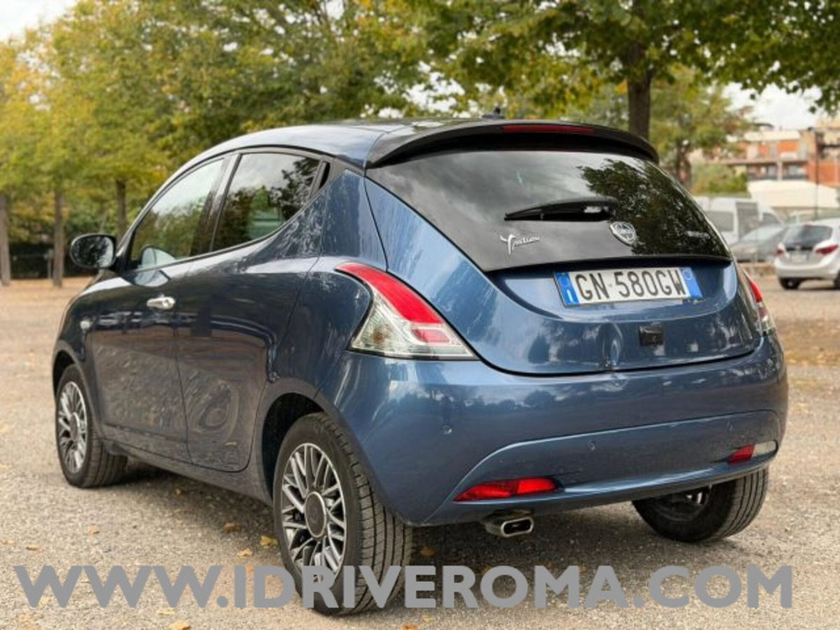 Lancia Ypsilon 1.0 FireFly 5 porte S&S Hybrid Gold Plus (7)