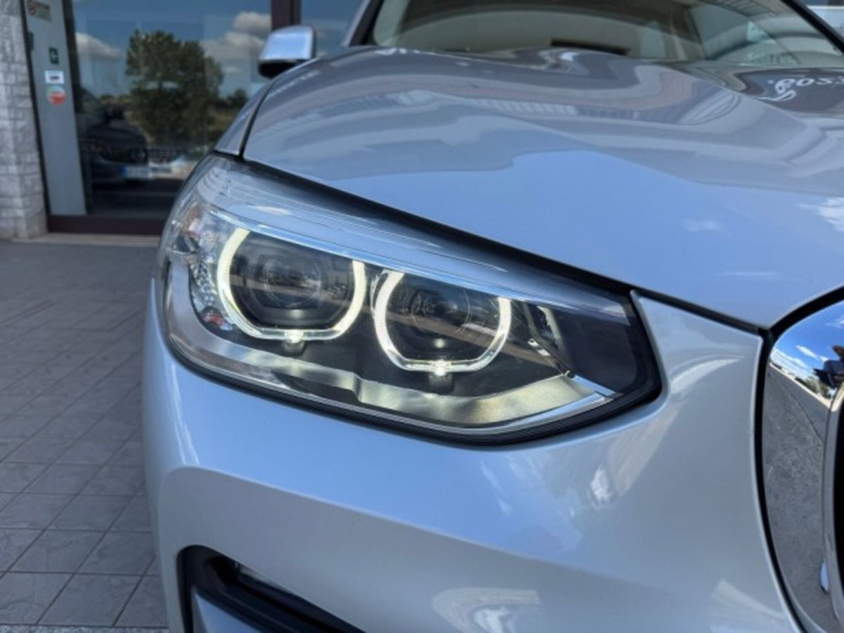BMW X3 xDrive20i Luxury (9)