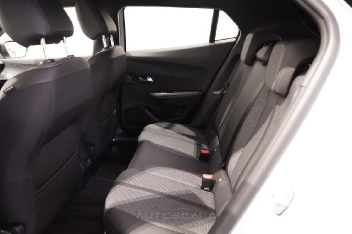 Peugeot 2008 PureTech 100 S&S Allure Pack (19)