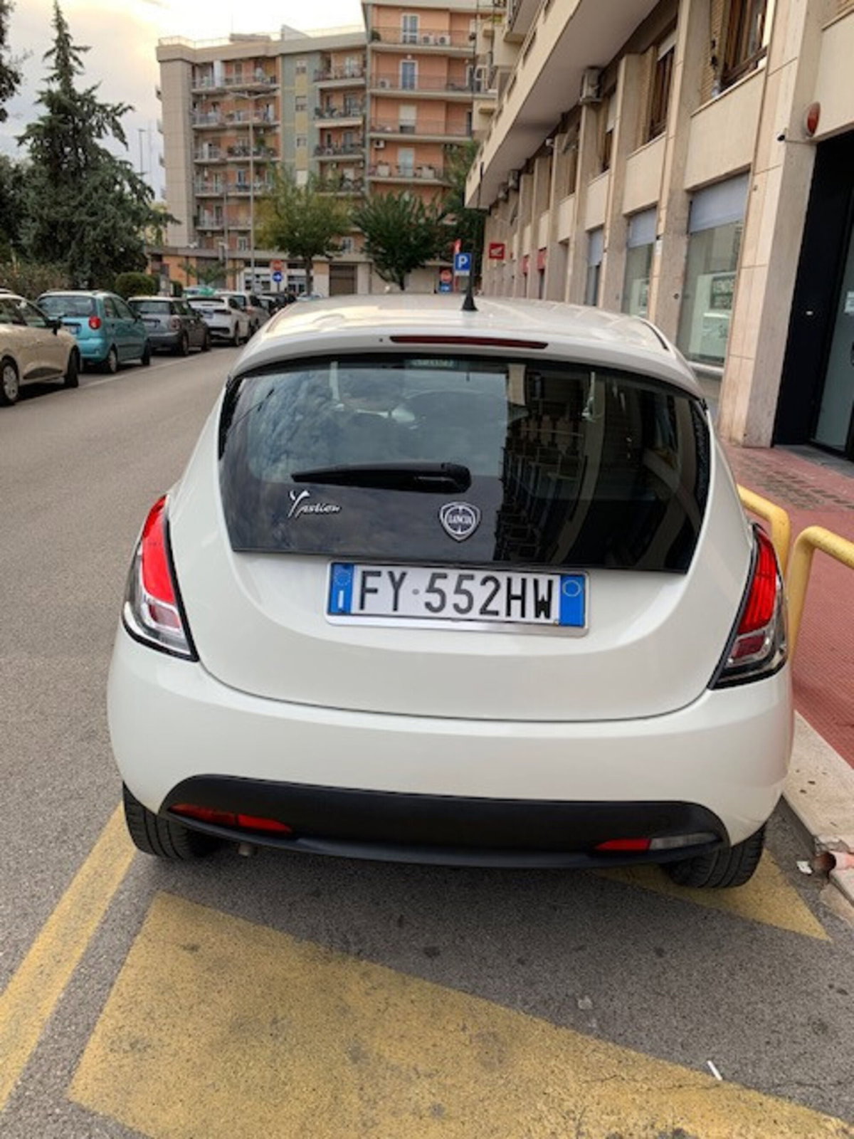Lancia Ypsilon 1.2 69 CV 5 porte GPL Ecochic Elefantino Blu (4)