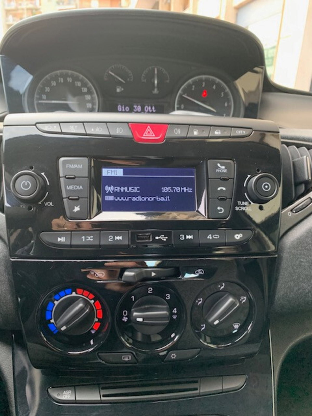 Lancia Ypsilon 1.2 69 CV 5 porte GPL Ecochic Elefantino Blu (8)