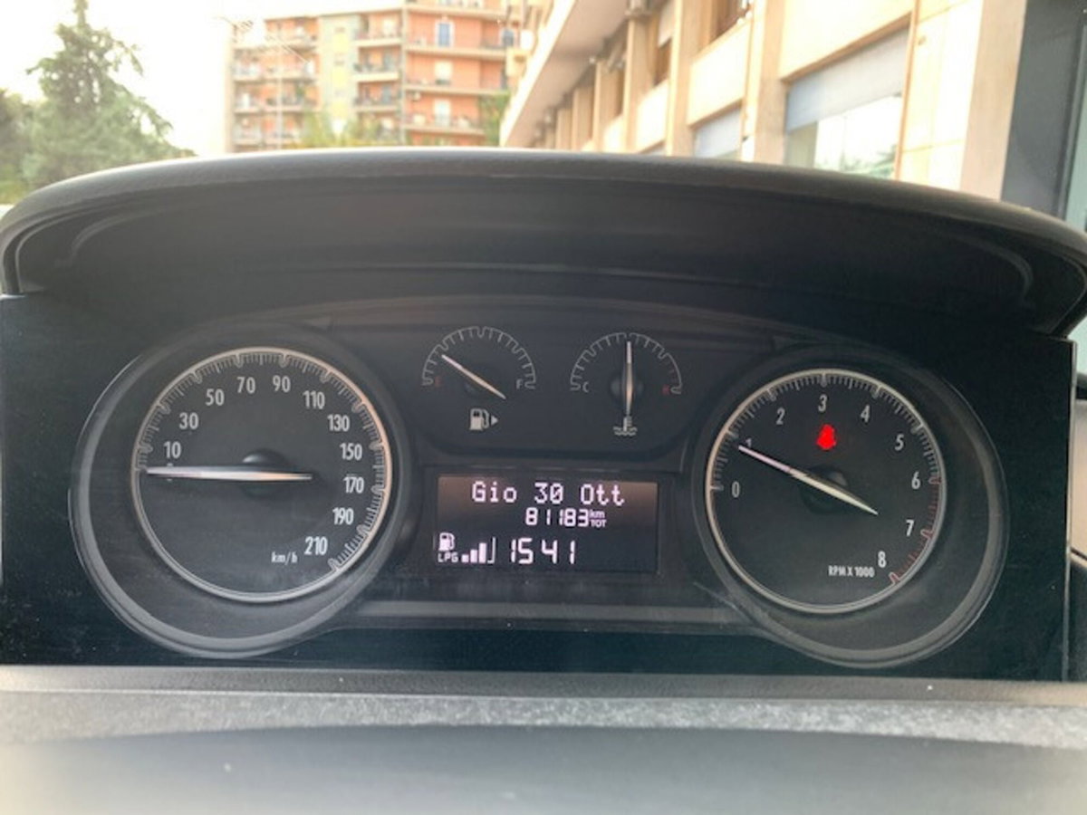 Lancia Ypsilon 1.2 69 CV 5 porte GPL Ecochic Elefantino Blu (9)