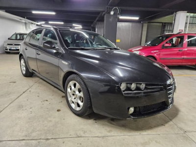 Alfa Romeo 159 SportWagon 1.9 JTDm 16V Sportwagon (2)
