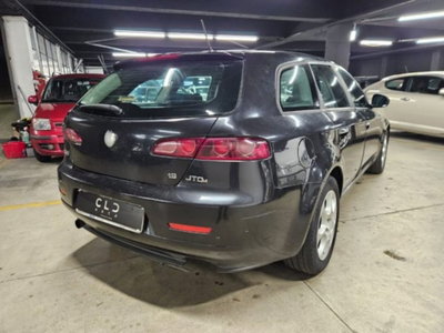 Alfa Romeo 159 SportWagon 1.9 JTDm 16V Sportwagon (3)