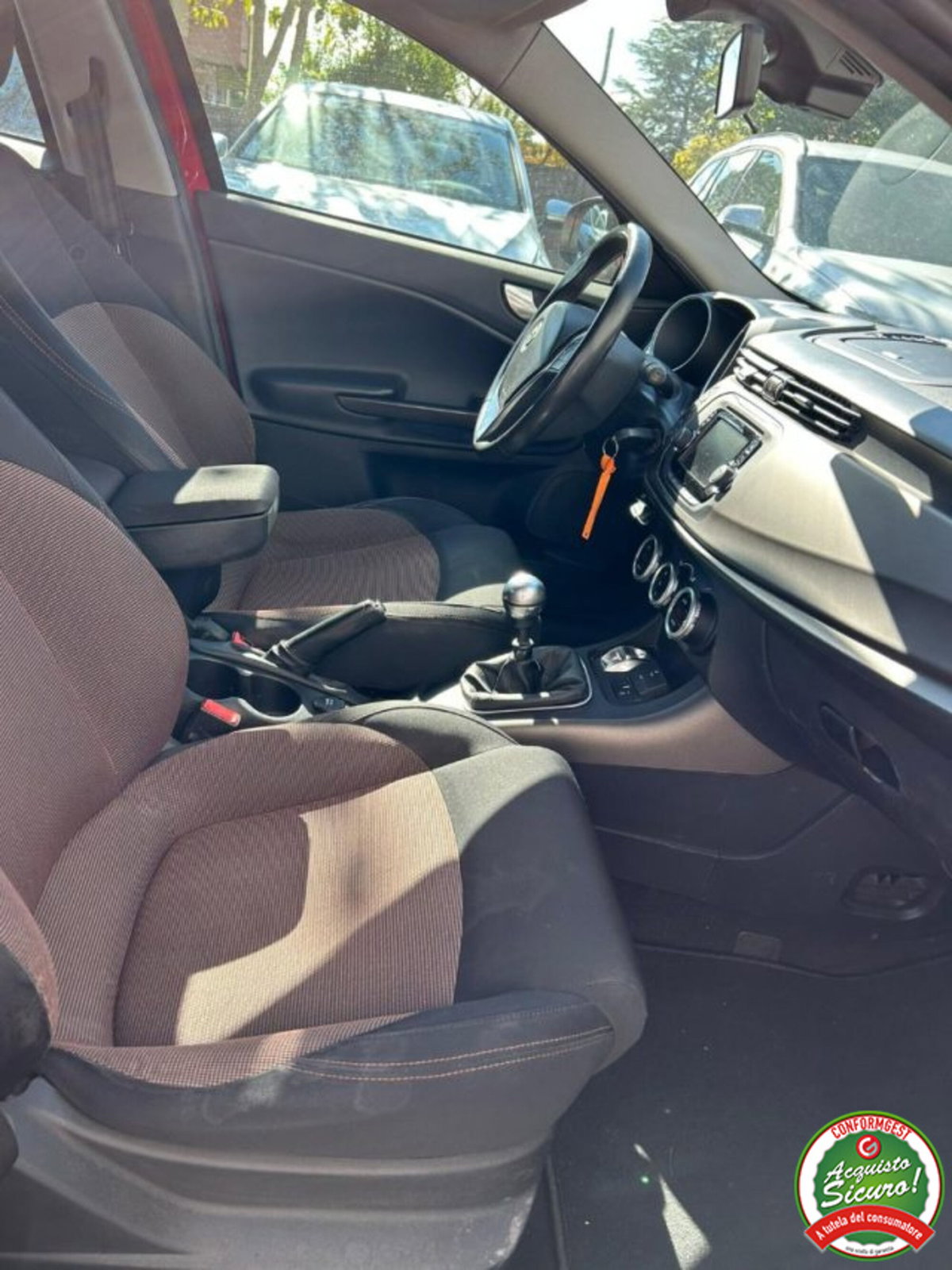 Alfa Romeo Giulietta 1.6 JTDm-2 Distinctive (14)