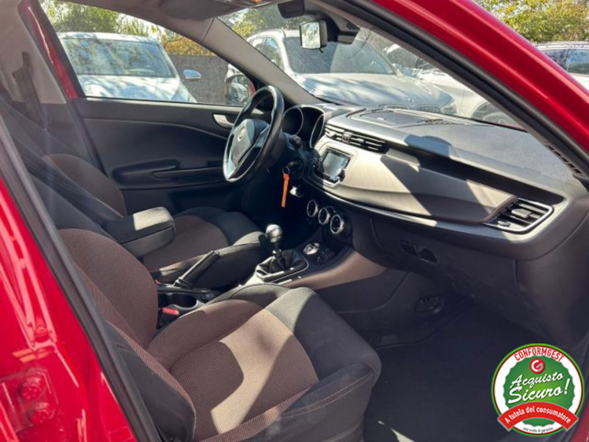 Alfa Romeo Giulietta 1.6 JTDm-2 Distinctive (15)