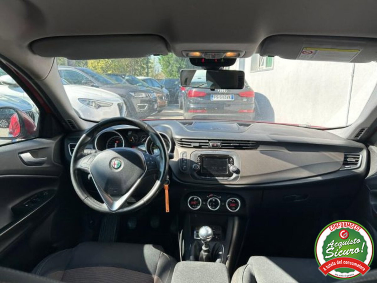 Alfa Romeo Giulietta 1.6 JTDm-2 Distinctive (9)