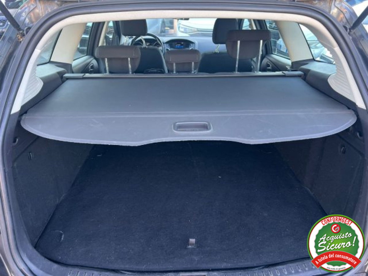 Ford Focus Station Wagon 1.6 TDCi 105 CV SW ECOnetic (5)