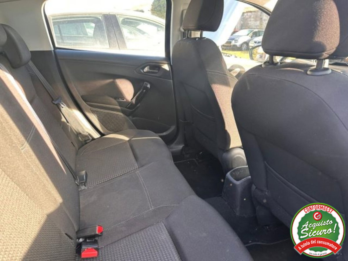 Peugeot 208 82 5 porte Allure (12)