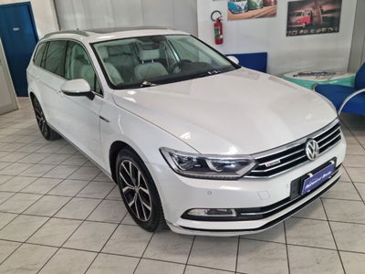 Volkswagen Passat Variant 2.0 TDI 190 CV 4MOTION DSG Highline BMT usata
