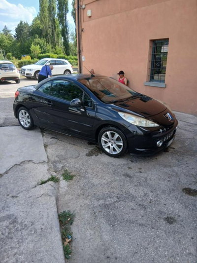 Peugeot 207 Cabrio 8V HDi 112CV CC Tecno (4)