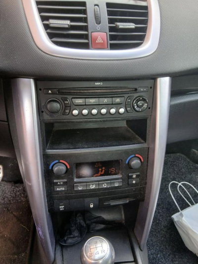 Peugeot 207 Cabrio 8V HDi 112CV CC Tecno (5)