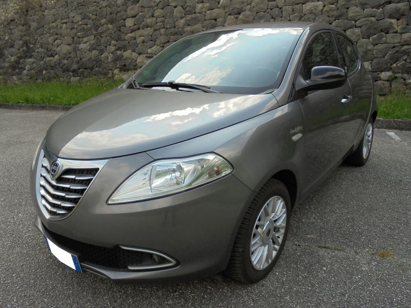 Lancia Ypsilon 1.2 69 CV 5 porte Gold