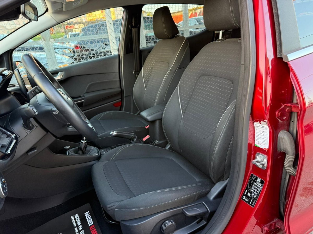 Ford Fiesta 1.5 TDCi 5 porte Titanium (9)