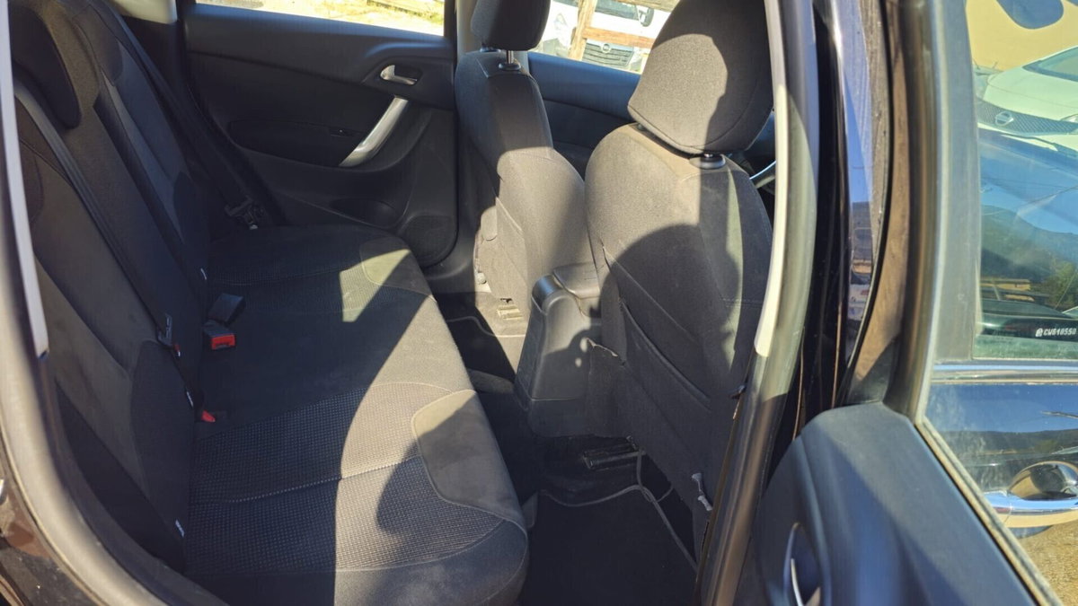 Citroen C3 1.6 HDi 90 Exclusive (13)