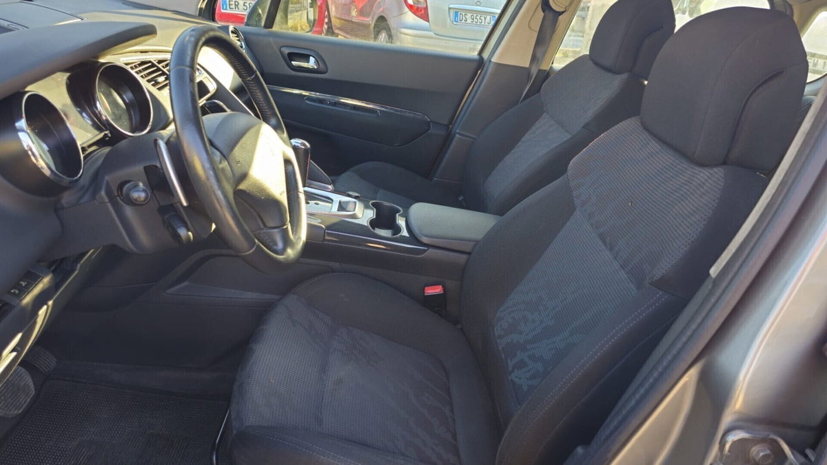 Citroen C3 1.6 HDi 90 Exclusive (15)