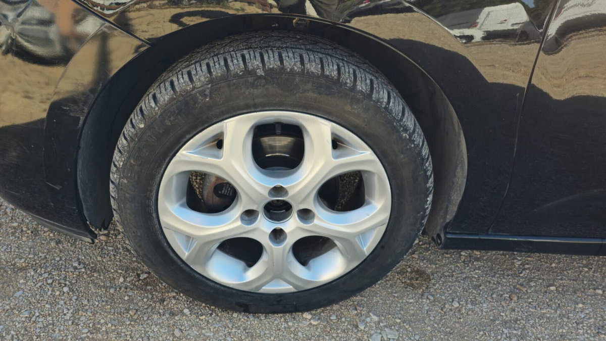 Citroen C3 1.6 HDi 90 Exclusive (5)