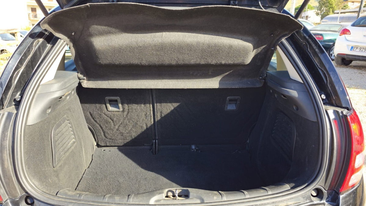 Citroen C3 1.6 HDi 90 Exclusive (6)
