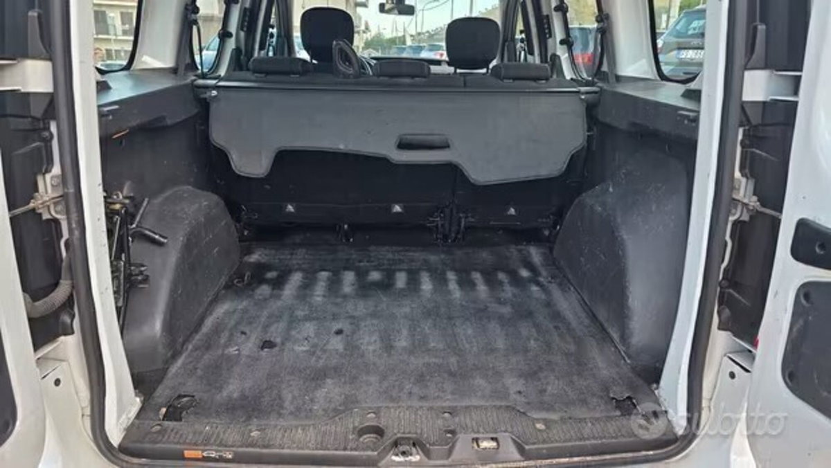 Dacia Dokker 1.5 dCi 8V 75CV Pick-Up (11)