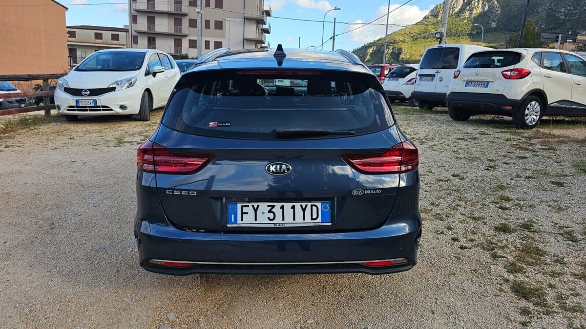 Kia Ceed Sport Wagon 1.6 CRDi 115 CV SW Business Class (10)