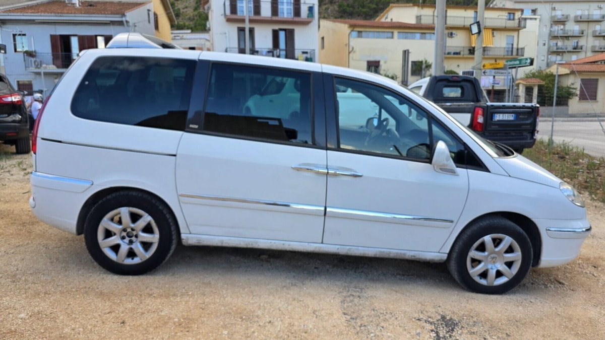 Peugeot 807 HDi 163CV aut. ST (6)