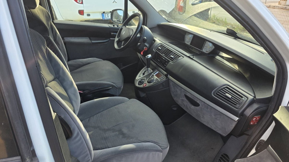 Peugeot 807 HDi 163CV aut. ST (8)