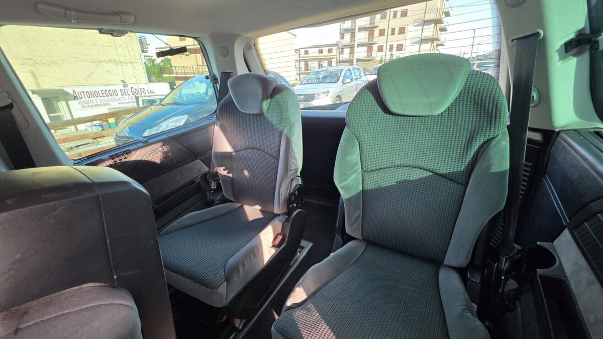 Peugeot 807 HDi 163CV aut. ST (9)