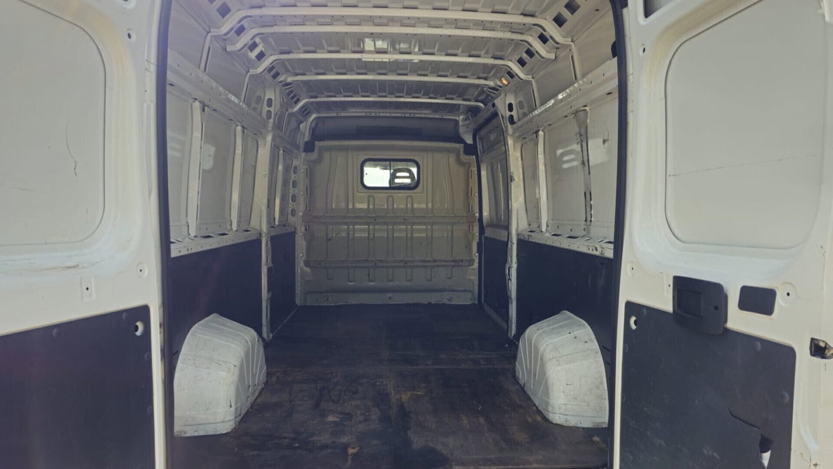Peugeot Boxer Furgone 335 2.0 BlueHDi 160CV PM-TN Furgone (5)