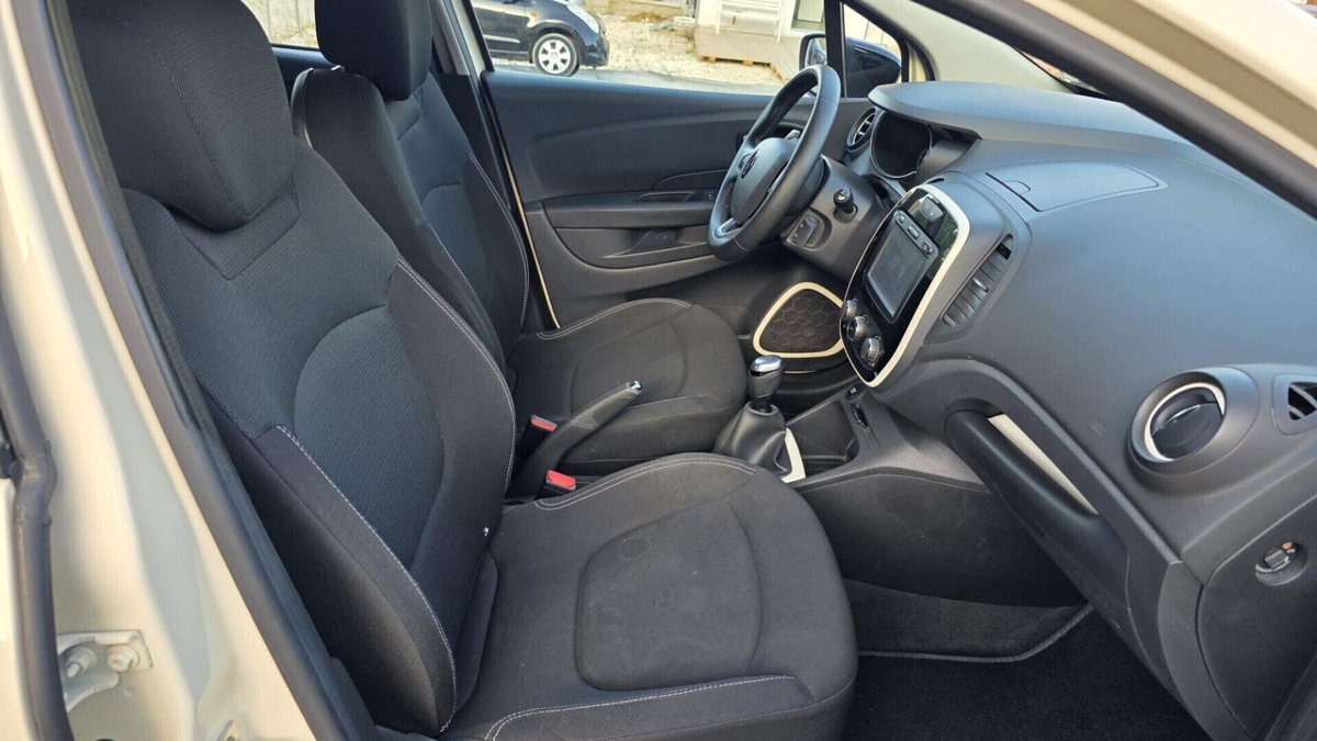 Renault Captur dCi 8V 90 CV Life (10)