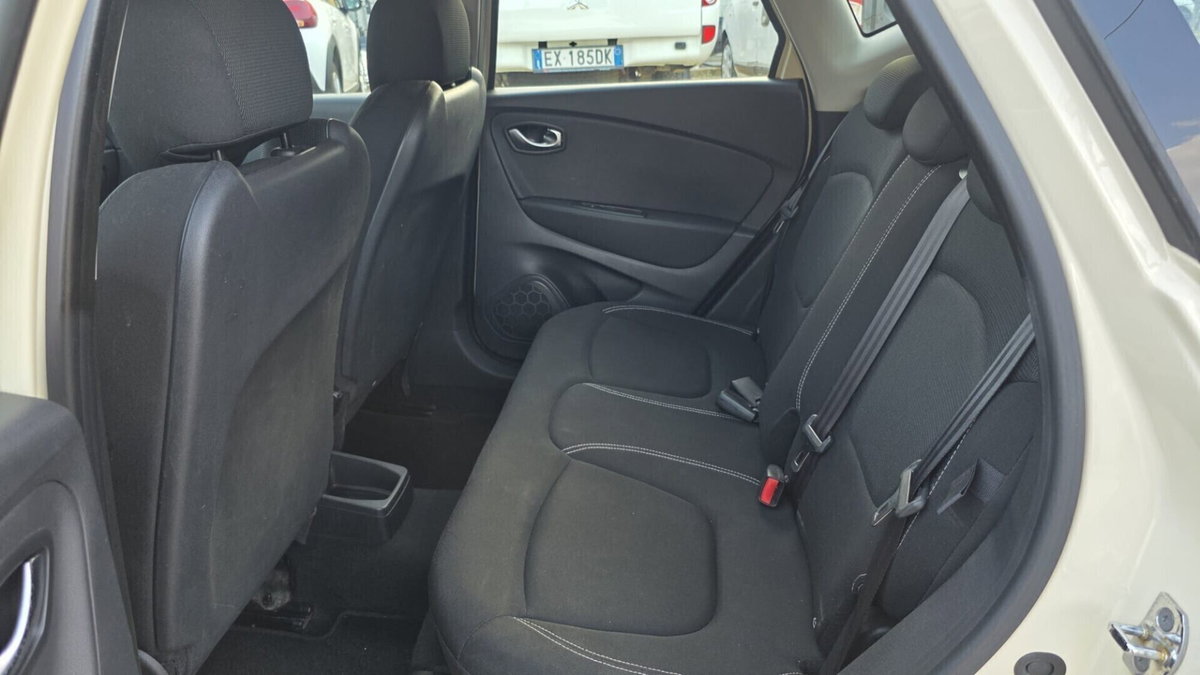 Renault Captur dCi 8V 90 CV Life (11)