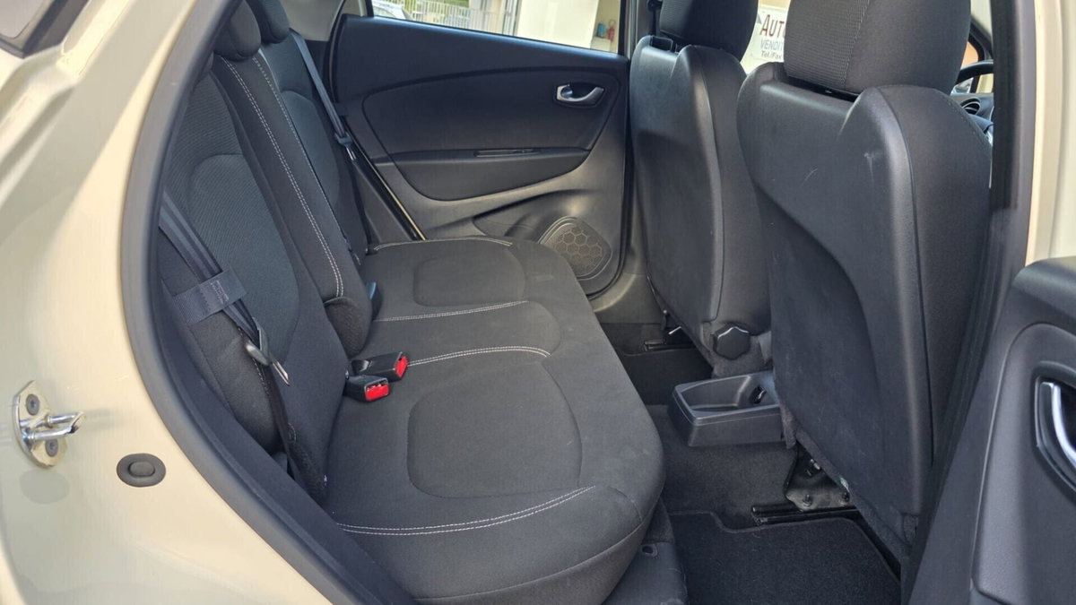 Renault Captur dCi 8V 90 CV Life (14)