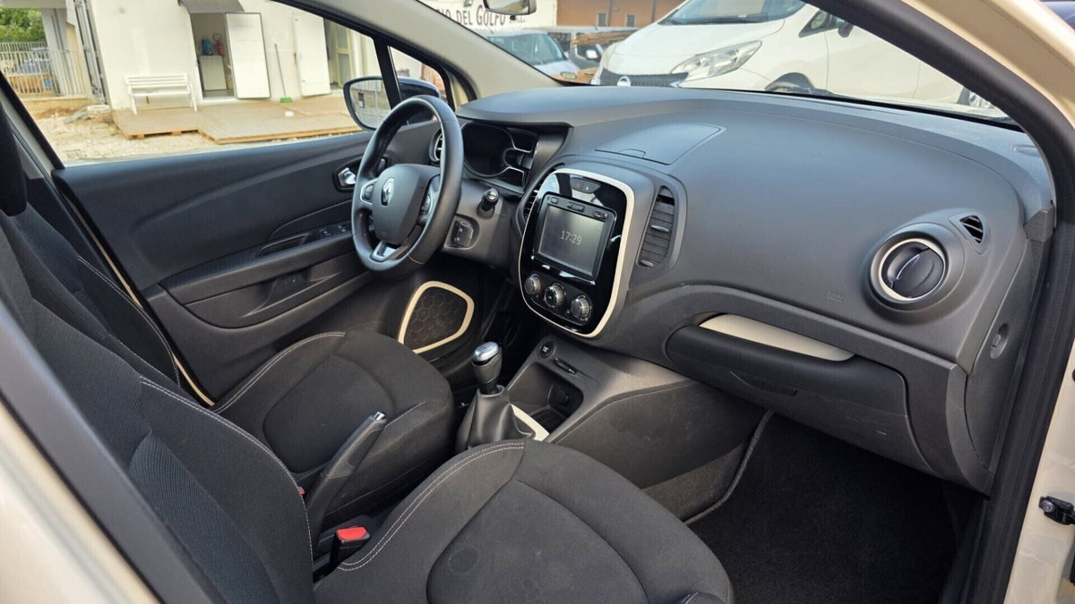 Renault Captur dCi 8V 90 CV Life (6)